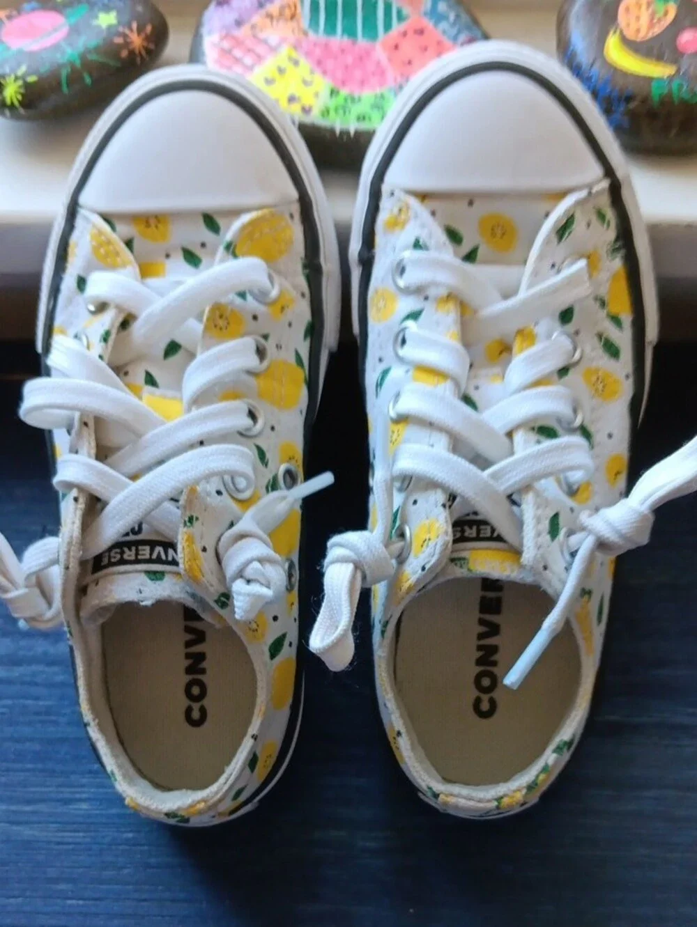 Converse Chuck Taylor Low Top Sneakers in Lemon Print Canvas, Kuds Size 11